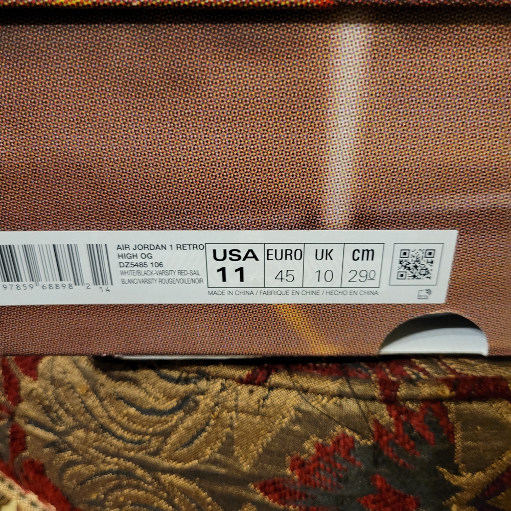 Nike Air Jordan 1 Retro High OG Sneakers - Picture 5 of 5